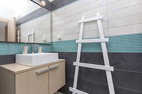 Beautiful 4-bed House With Private Pool in Naxos