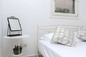 Beautiful 4-bed House With Private Pool in Naxos