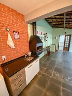 Casa confortável com churrasqueira na Granja Viana