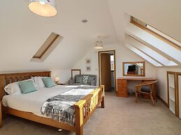 Riverside Lodge