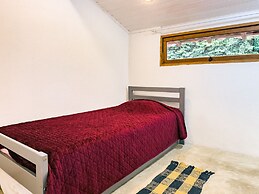 Retiro com lareira em frente à reserva ambiental