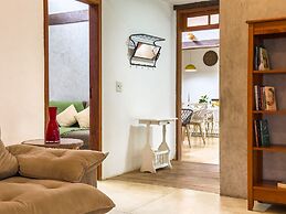 Retiro com lareira em frente à reserva ambiental