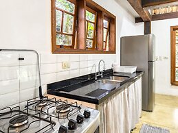 Retiro com lareira em frente à reserva ambiental