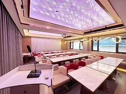 From.K Hotel Changsha Wuyi Square IFS