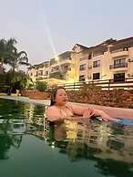 Colony Club Resort & Casino (The old Palm Spring Resort)