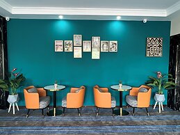 Colony Club Resort & Casino (The old Palm Spring Resort)