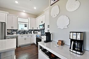 Sandy Cheeks Surfside