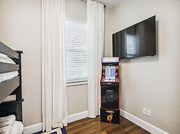 Sandy Cheeks Surfside