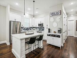 Sandy Cheeks Surfside