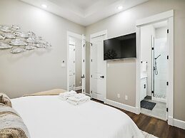 Sandy Cheeks Surfside