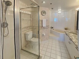 Towers 2 - Ocean Towers 2102