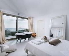 Villa Olympia in the Palm Trees