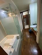 Peninsula Residents All Suite