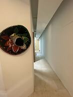 Peninsula Residents All Suite