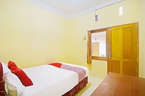 OYO 90463 A2b Guesthouse