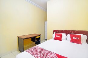 OYO 90463 A2b Guesthouse