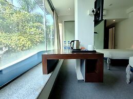 The Sky Imperial Hotel Yahvi