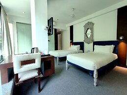 The Sky Imperial Hotel Yahvi