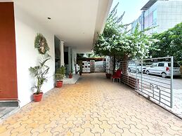 The Sky Imperial Hotel Yahvi