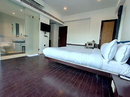 The Sky Imperial Hotel Yahvi