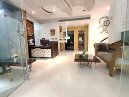 The Sky Imperial Hotel Yahvi