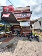 OYO 92384 Homestay Vip