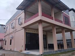 OYO 92243 Fanilly Guest House MarabahanNearJembatan Rumpiang