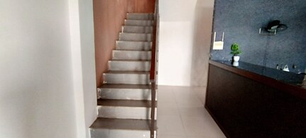 OYO 92243 Fanilly Guest House MarabahanNearJembatan Rumpiang