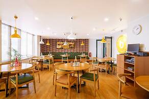 Bloom Hotel - Cyber Towers