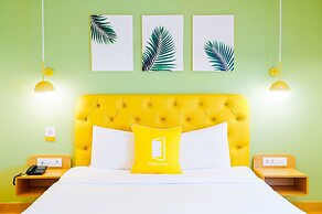 Bloom Hotel - Cyber Towers