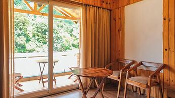 Qcent Woods Spa & Resort