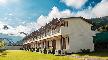 Qcent Woods Spa & Resort