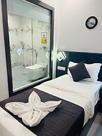 Hotel Larmont Luxury