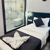 Hotel Larmont Luxury