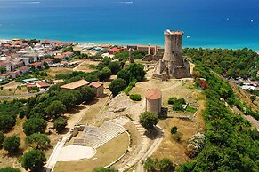 Vineyard Dependance With Shared Pool