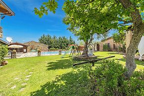 Local Stone Cottage With Shared Pool