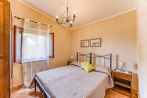 Local Stone Cottage With Shared Pool