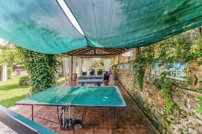 Local Stone Cottage With Shared Pool