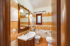 Local Stone Cottage With Shared Pool