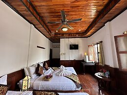 Villa Thida Mekong Riverside