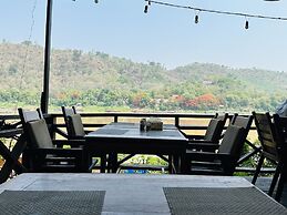 Villa Thida Mekong Riverside