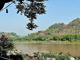 Villa Thida Mekong Riverside