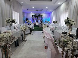 The Charis Hotel and Suites