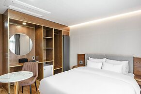 Brown Dot Hotel Ajung