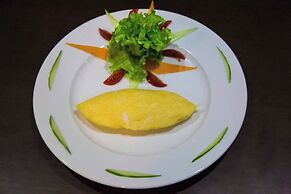 Omina Hanoi Hotel and Restaurant