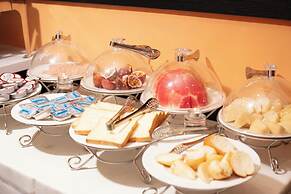 Omina Hanoi Hotel and Restaurant