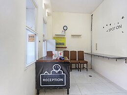 SPOT ON 90780 Gang Tengah Homestay Syariah