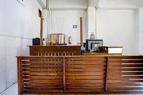 OYO Flagship 90890 Bratang Gede Residence