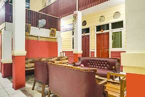 OYO Flagship 90890 Bratang Gede Residence