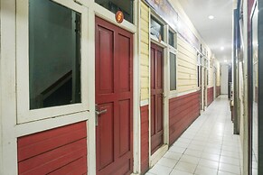 OYO Flagship 90890 Bratang Gede Residence